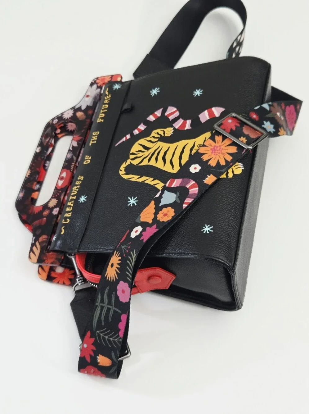 MIN & MON VALI LEATHER CROSSBODY BAG PLASTIC HANDLE - TIGER AND SNAKE PRINT